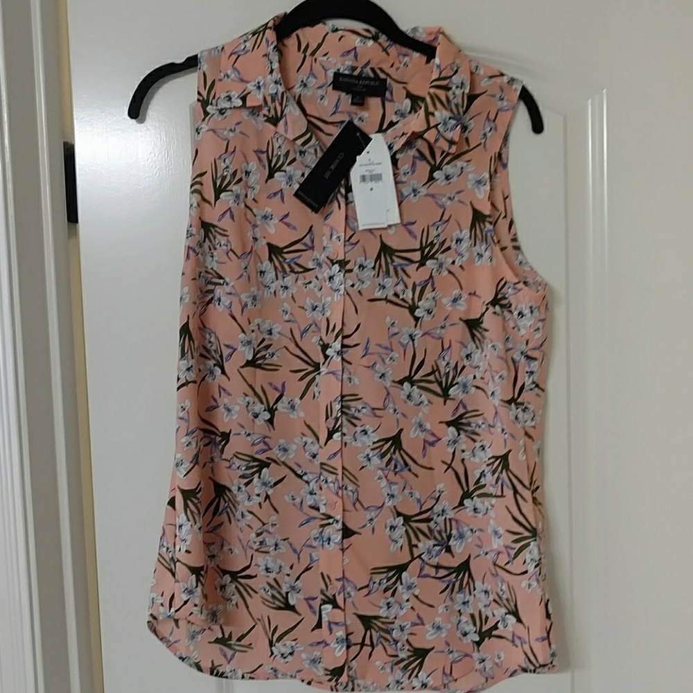 Banana Republic Button-Up Sleeveless Top